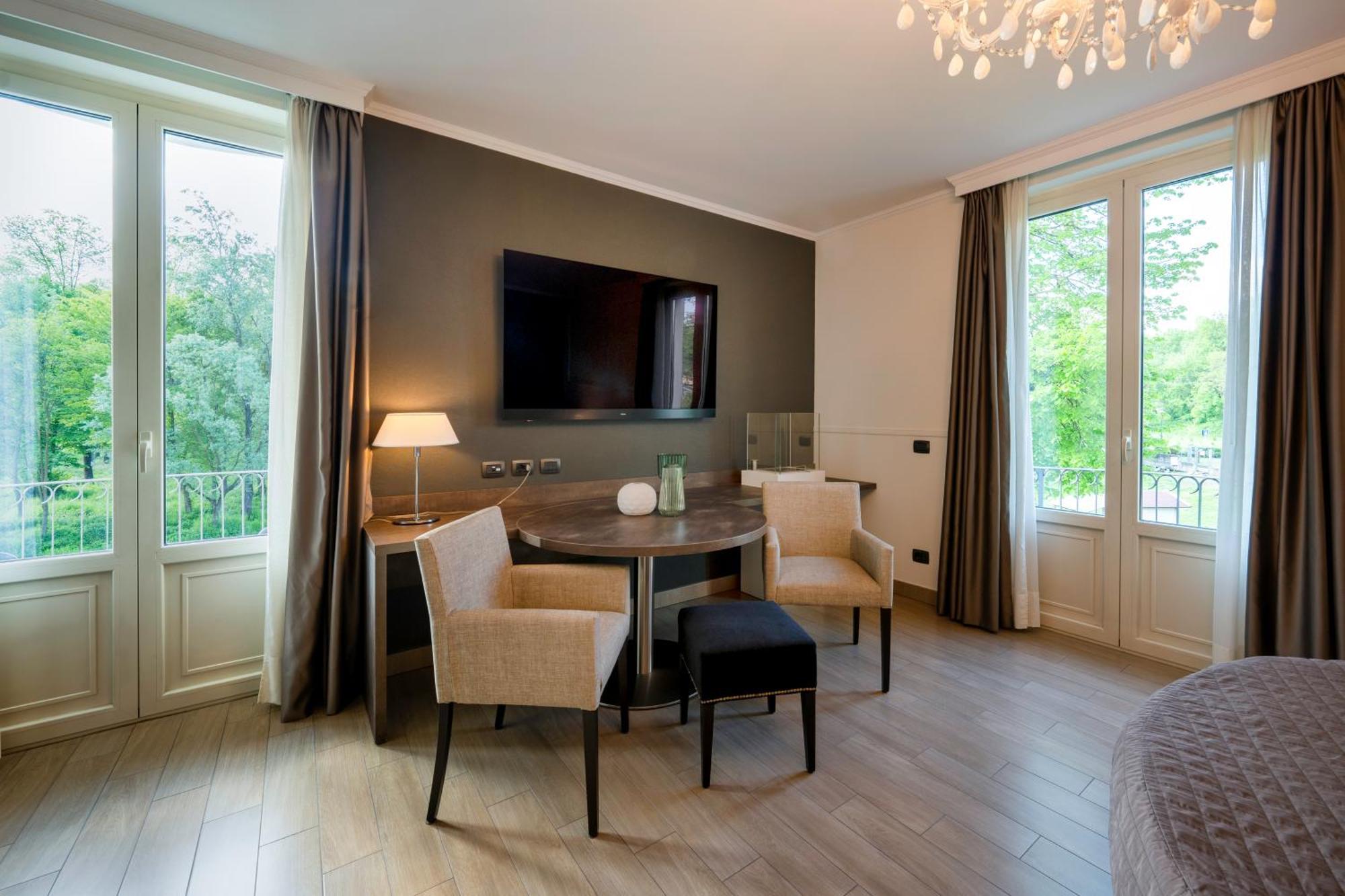 Hotel Il Corazziere Merone Εξωτερικό φωτογραφία