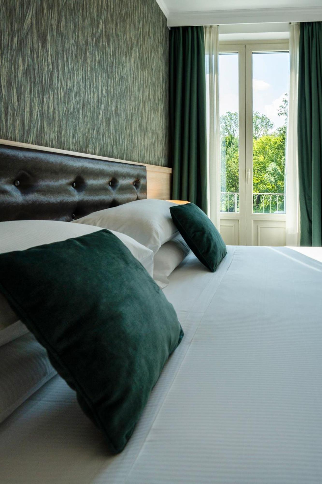 Hotel Il Corazziere Merone Εξωτερικό φωτογραφία