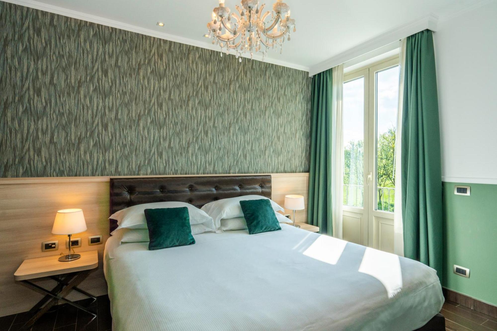 Hotel Il Corazziere Merone Εξωτερικό φωτογραφία