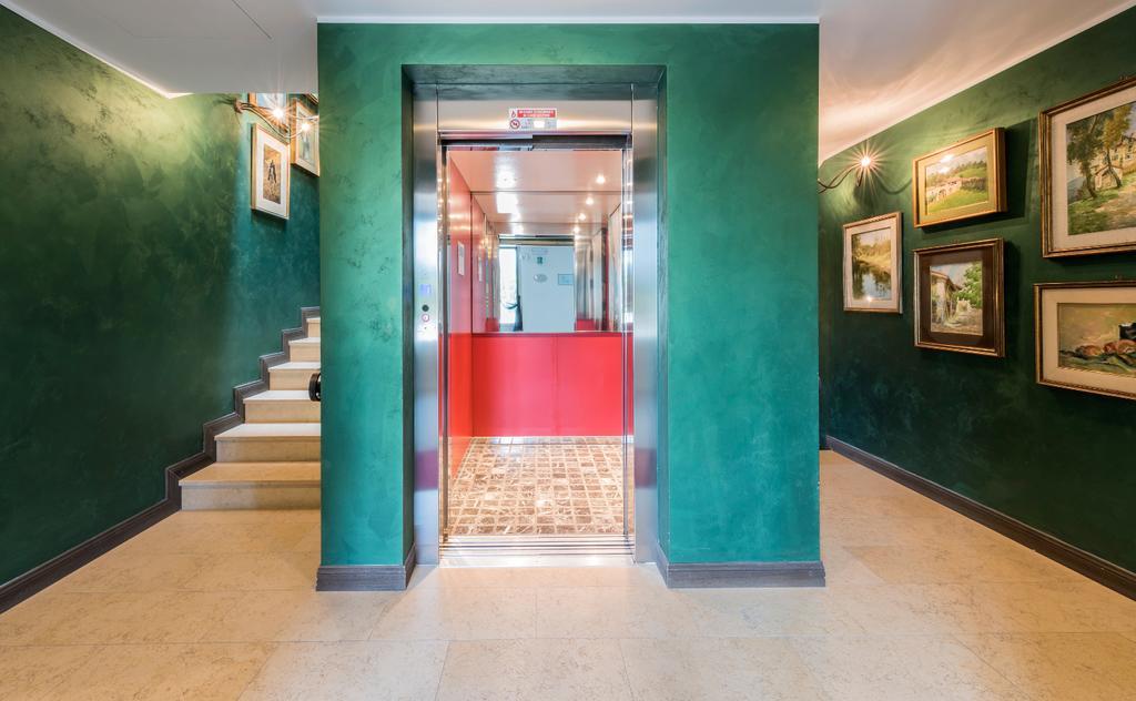 Hotel Il Corazziere Merone Εξωτερικό φωτογραφία