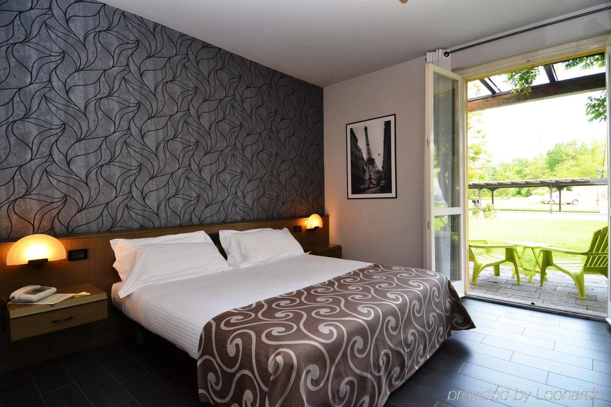 Hotel Il Corazziere Merone Εξωτερικό φωτογραφία